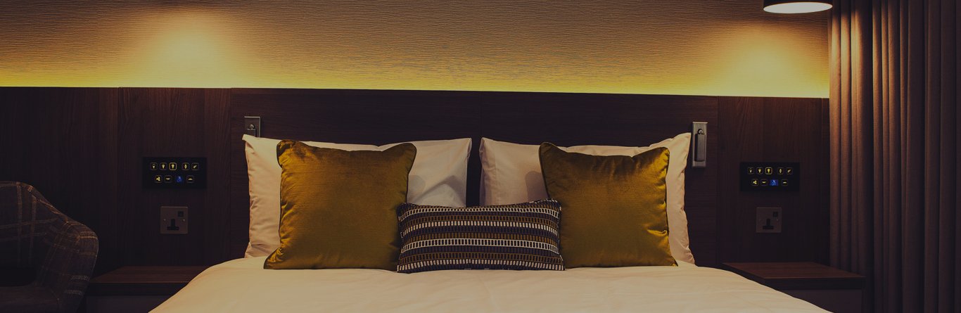bedroom delmere hotel